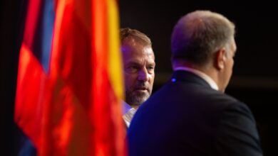 خطة برشلونة تصطدم برؤية فليك في توقيت حسّاس