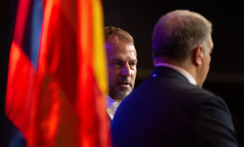 خطة برشلونة تصطدم برؤية فليك في توقيت حسّاس