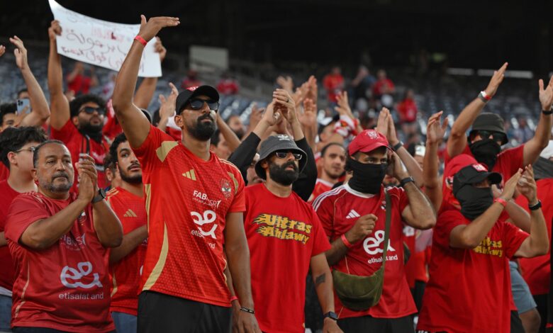 وليد الفراج يقتحم أزمة الأهلي والاتحاد المصري بسؤال لاذع