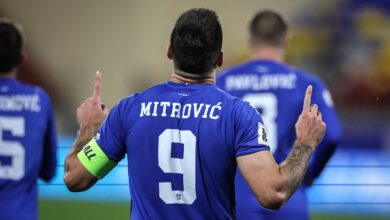 هل تغاضى الحكم عن طرد ميتروفيتش أمام الشباب؟ خبير يوضح