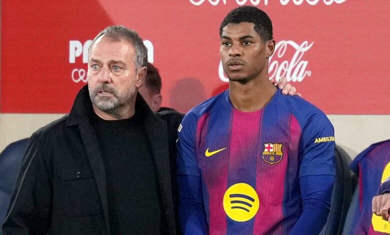 هانسي فليك يوجه تحذيرًا لراشفورد قبل برشلونة وأتلتيكو