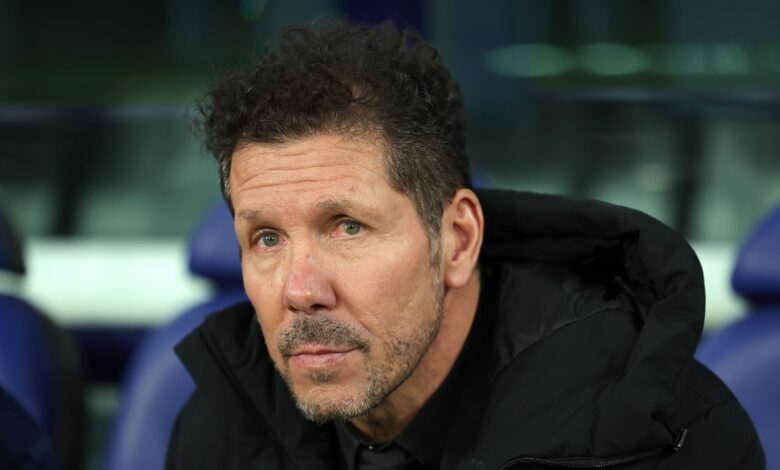 دييغو سيميوني يبرر 10 تغييرات لأتلتيكو قبل برشلونة