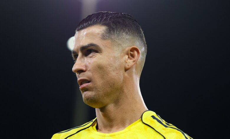 لينيكر: رونالدو ألغى متابعتي لأن ميسي أفضل