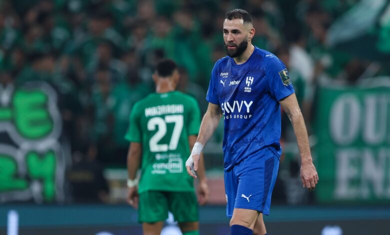 إصابة بنزيما تعصف بالهلال وتجدد أزمة فيروس الإصابات