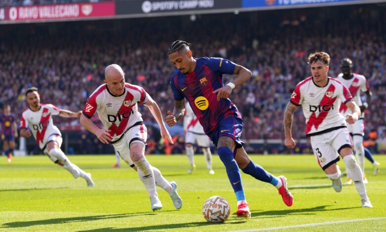 عودة رافينيا على رأس 3 أنباء سارة لفليك في تدريبات برشلونة