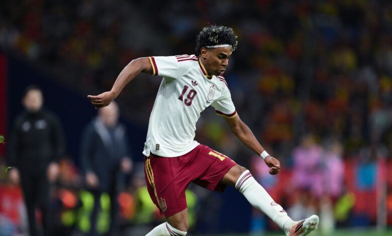 والد يامال يطالب بالاحترام المتبادل بعد هتافات عنصرية ضد الإسلام