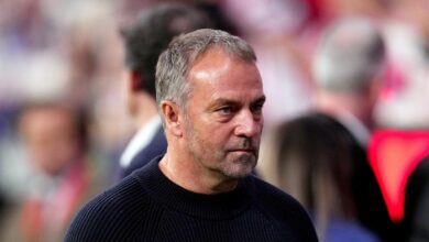 فليك: لا أهتم بتعثر الريال، والحكم أخطأ في طرد جيرارد مارتن