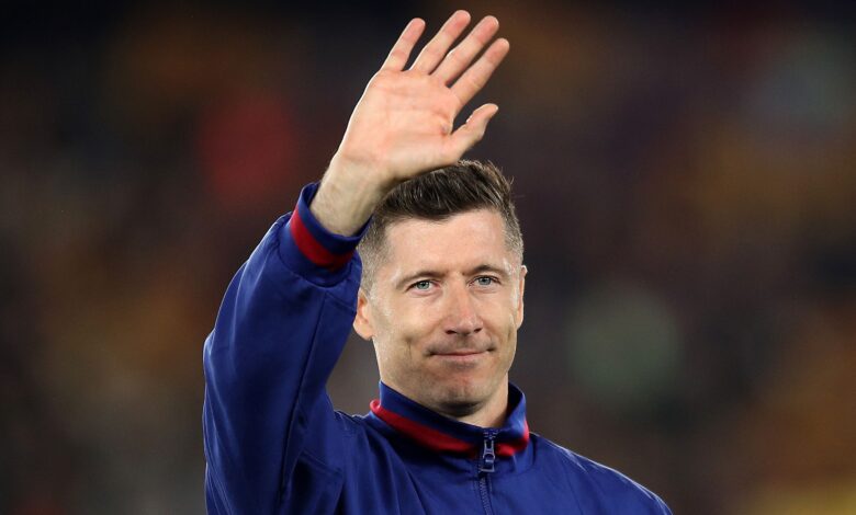 ليفاندوفسكي يربك الحسابات.. وبرشلونة يجهّز مفاجأة هجومية