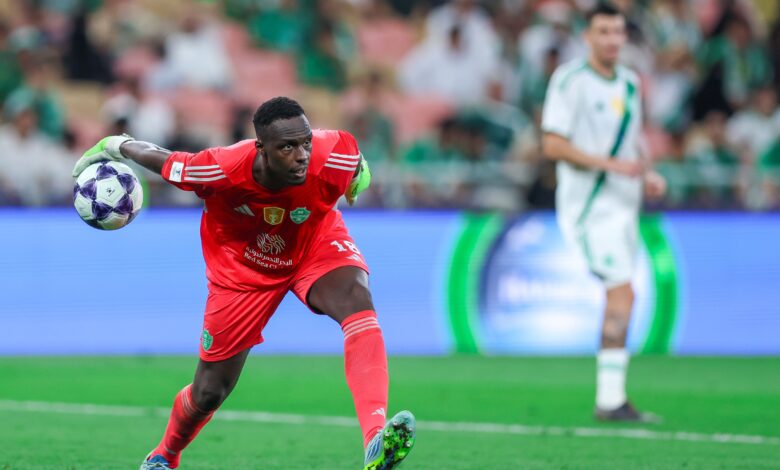 حارس الأهلي ميندي “أخطبوط” لا يتوقف عن إنقاذ أهلي جدة