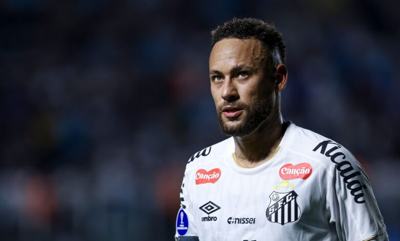 نيمار يشتبك مع جماهير سانتوس بعد تعادل كوبا سود أمريكانا