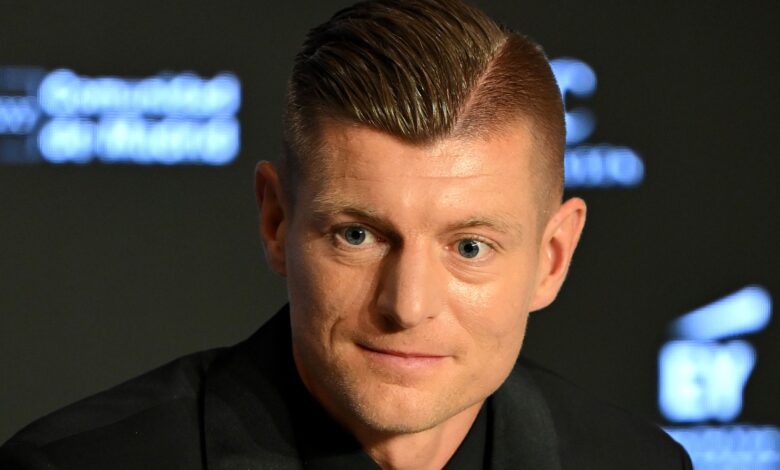 كروس: بايرن وباريس يدافعان أفضل من برشلونة.. وتحولات أذهلتني