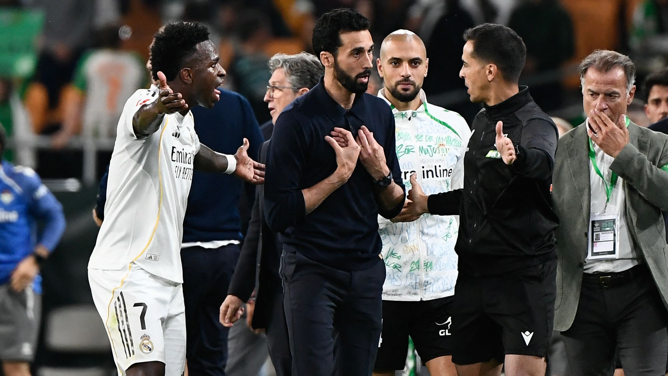 أربيلوا يهاجم التحكيم: أولئك الذين يتخذون القرارات لا يفقهون شيئاً