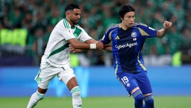 رياض محرز يكتب التاريخ ويصدم رونالدو وميسي