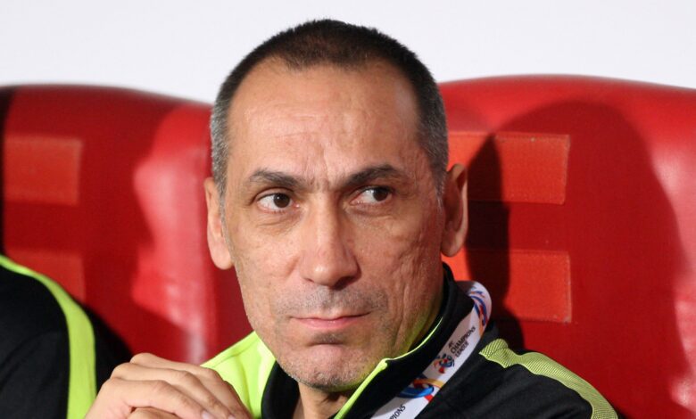 دونيس… إعلامي سعودي ينتقد أسلوبه ويستشهد بهزيمة الهلال