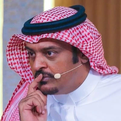 فواز الشريف يوقّع «على حافة كرة القدم» في جدة