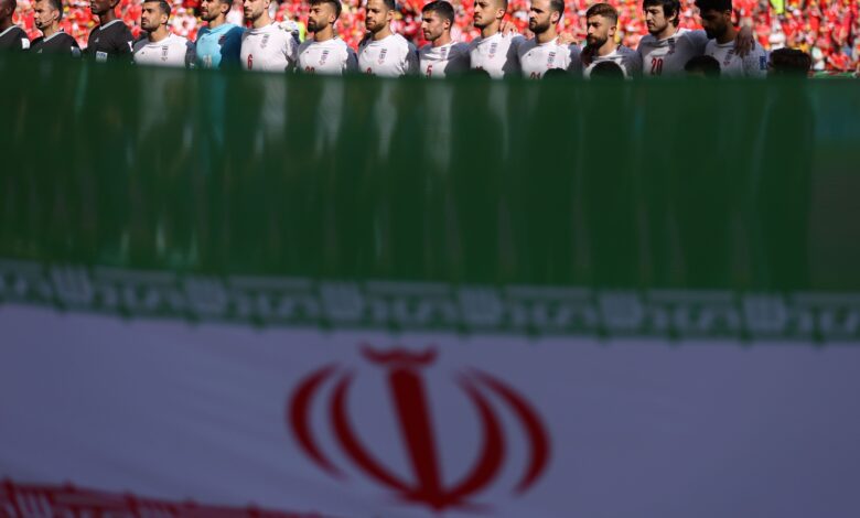 كأس العالم: دبابيس ذهبية لإيران قبل المونديال وتكريم ضحايا مدرسة