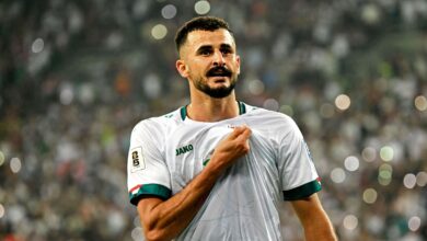 احتجاز أيمن حسين 7 ساعات في مطار شيكاغو