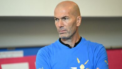 ديدييه ديشامب يقترب من البقاء مدرباً لمنتخب فرنسا وضربة لزيدان