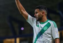 رياض محرز.. أسطورة السعودية يهاجم قرار الأهلي واللاعب لا بديل له