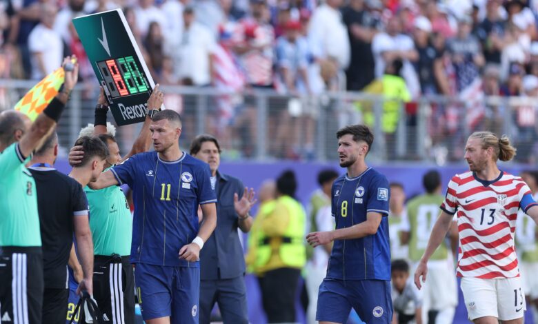 إدين دجيكو يسبق رونالدو لإنجاز تاريخي بالمونديال