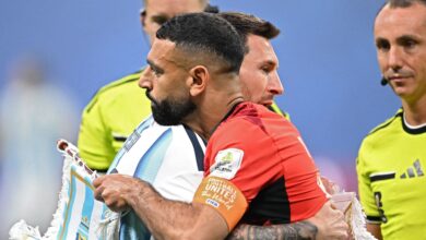 لاعبون بدون نادي.. محمد صلاح يتصدر قائمة نجوم بلا عقد
