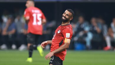 انتقال محمد صلاح يربك حسابات الهلال والقادسية بمطالب مالية