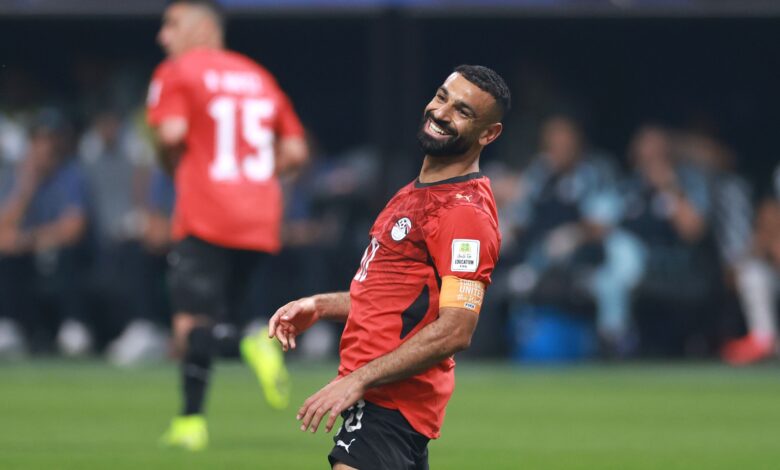 انتقال محمد صلاح يربك حسابات الهلال والقادسية بمطالب مالية