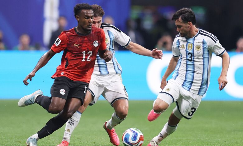 منتخب مصر يقترب من ضم عمر عبد المجيد
