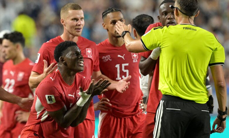 طرد إمبولو يثير جدلاً واسعاً في ربع نهائي كأس العالم 2026
