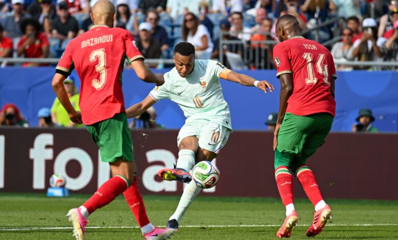 فرنسا والمغرب: الديوك تعاقب أسود الأطلس بثنائية في 6 دقائق