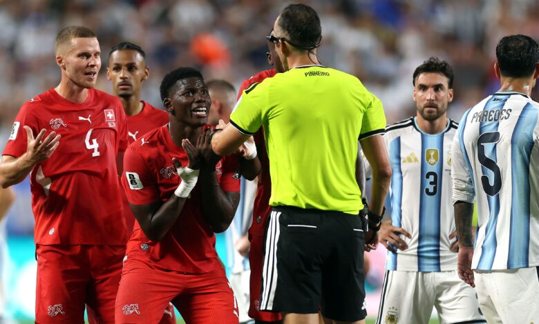 يويفا والـVAR: توجيهات جديدة تمنع معاقبة التمثيل