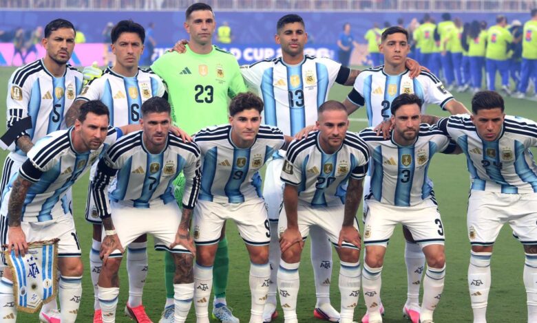ألفاريز يكسر هيمنة ميسي ويتوج بجائزة الأفضل أمام سويسرا