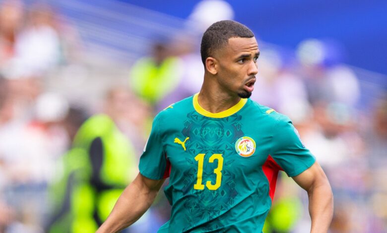 عرض الهلال.. والد ندياي يوضح موقفه النهائي