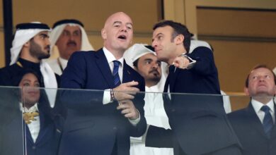 أزمة بيع كأس العالم.. تدخل ماكرون يهدد مشروع إنفانتينو