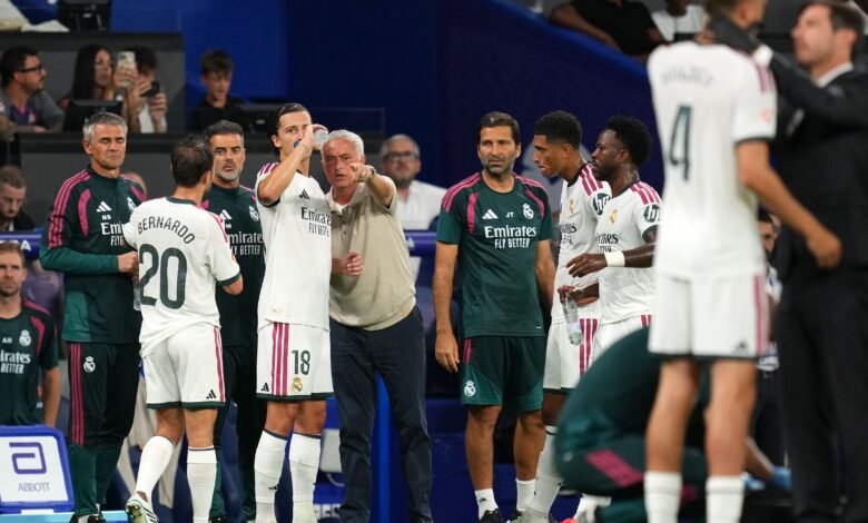 مورينيو يطيح بكاريراس.. قرار مفاجئ للتشكيل