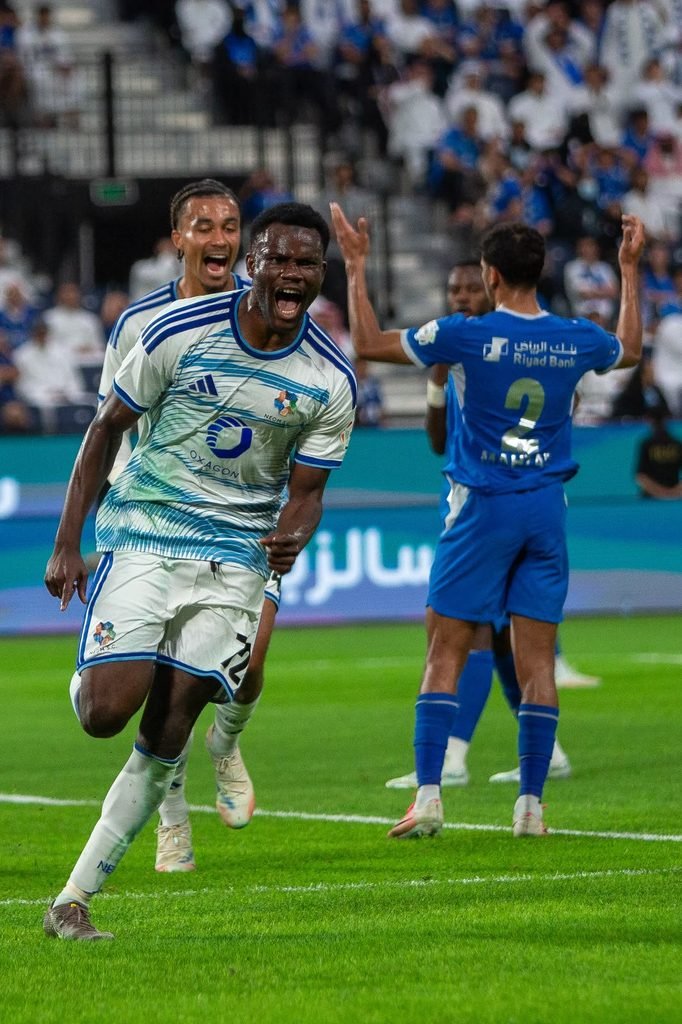 نيوم - الهلال