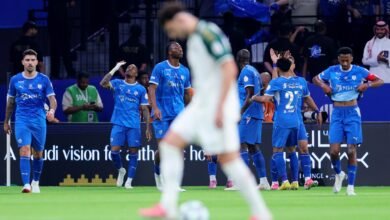 الهلال يتصدر الدوري بعد كلاسيكو أزرق بثلاثية