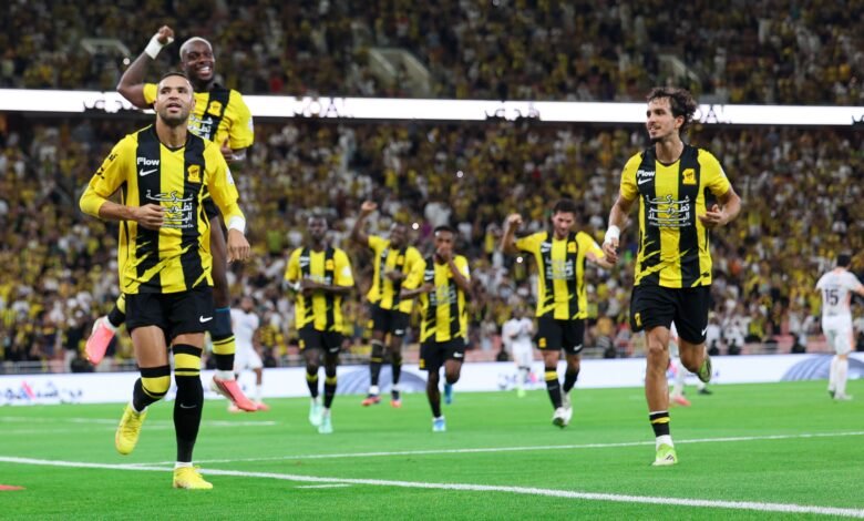دوري روشن السعودي: الاتحاد يعود للمربع الذهبي برباعية