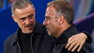 برشلونة وباريس سان جيرمان.. فليك يدفع ثمن حسابات الكلاسيكو
