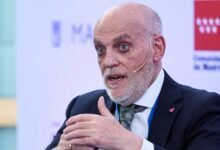 تيباس يفند رواية استقالة 9 مسؤولين عقب هجومه على ريال مدريد